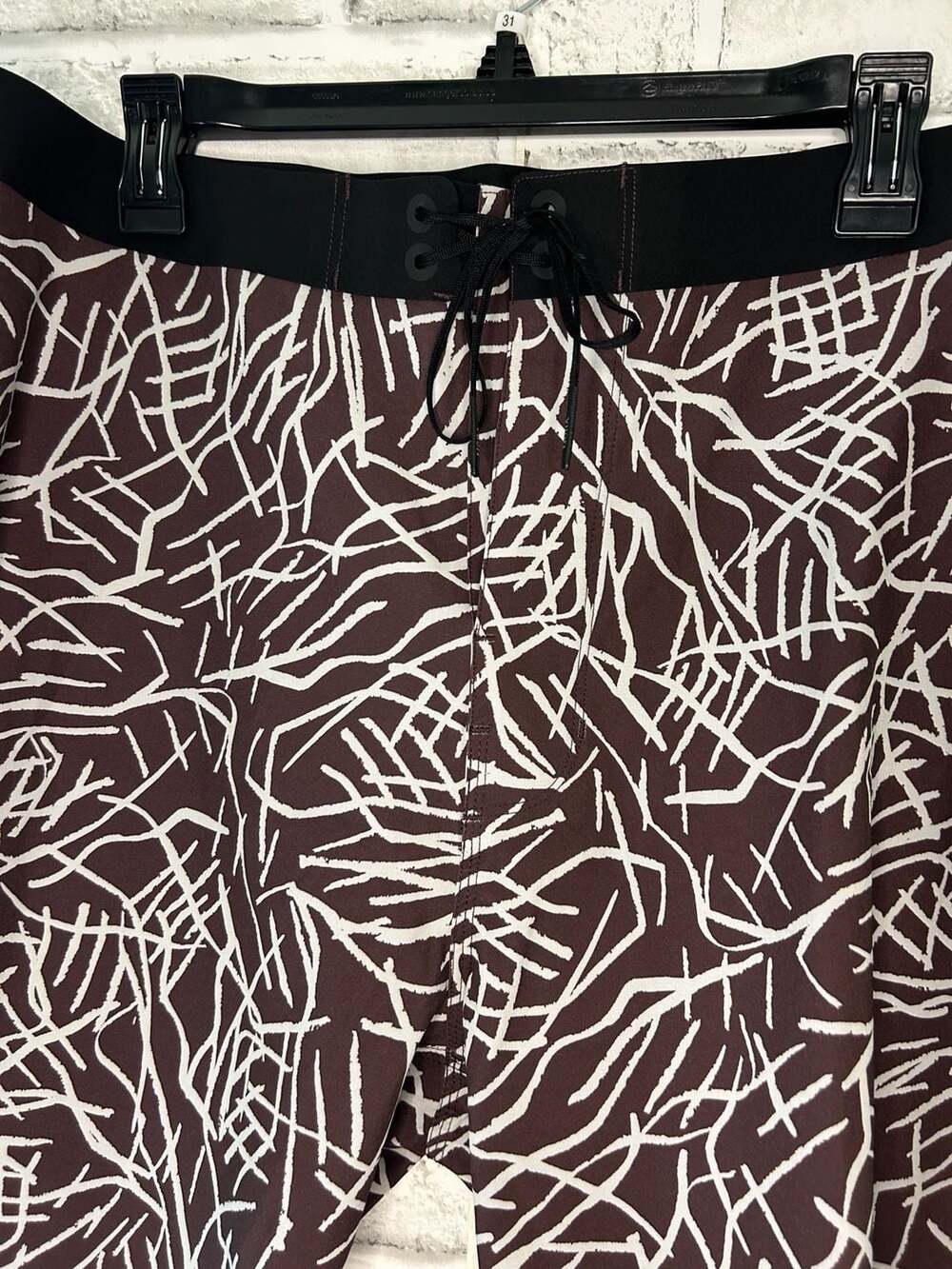 Vuori Taylor Knox Collection Men's Abstract Print Performance Board Shorts - Picture 2 of 4